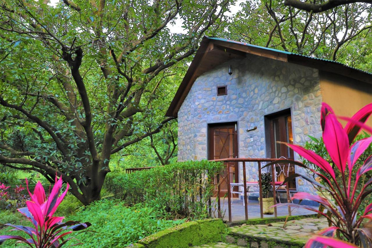 The Den Corbett Resort Chilkiya Range Exterior photo